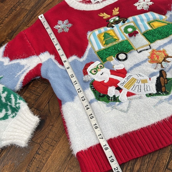 NWT Christmas Sweater Santa by a fire with a camper with Sequins sz Large - Picture 13 of 15